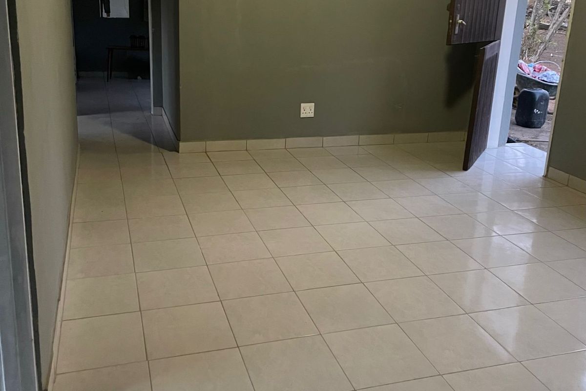 Charming 2-Bedroom Rental on Shared Plot - Photo 3