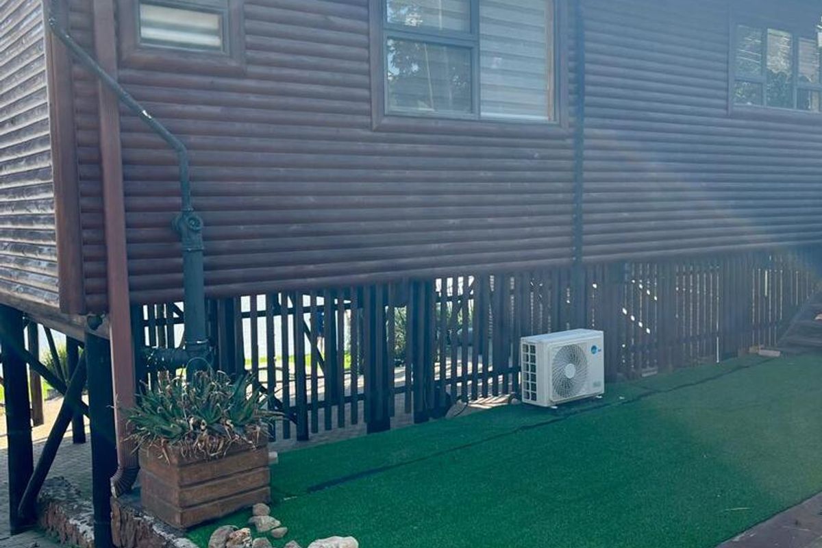 Stunning 2 Bedroom Riverfront Home in Vaaloewer -Perfect Investment or holiday Retreat - Photo 3