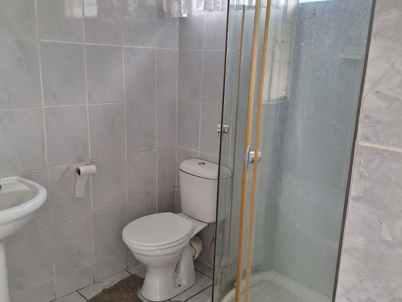 TO RENT | Cozy Garden Cottage in Arcon Park - Photo 3