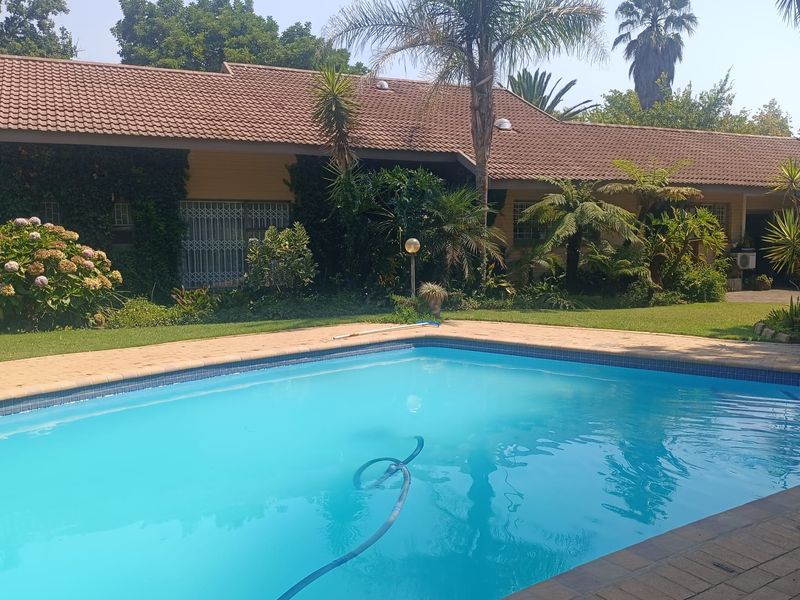Spacious family home for sale - Photo 1