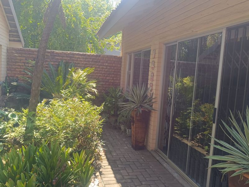 Spacious family home for sale - Photo 2