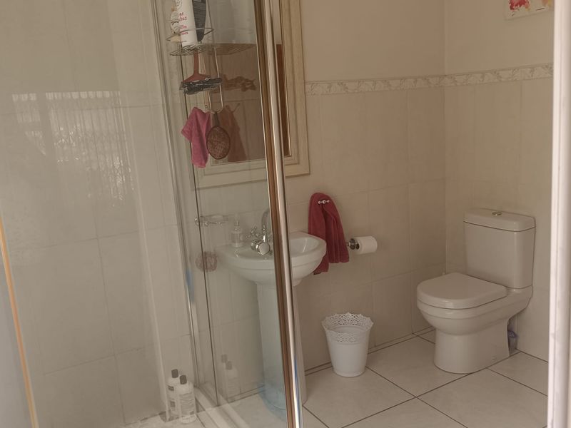 Spacious family home for sale - Photo 9