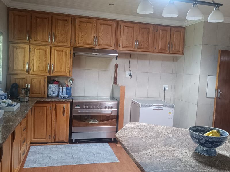 Spacious family home for sale - Photo 6