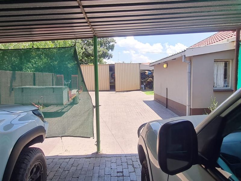 Luxury, Space & Income Potential — A Rare 1,995sqm Opportunity in Prime Bedworth Park - Photo 8