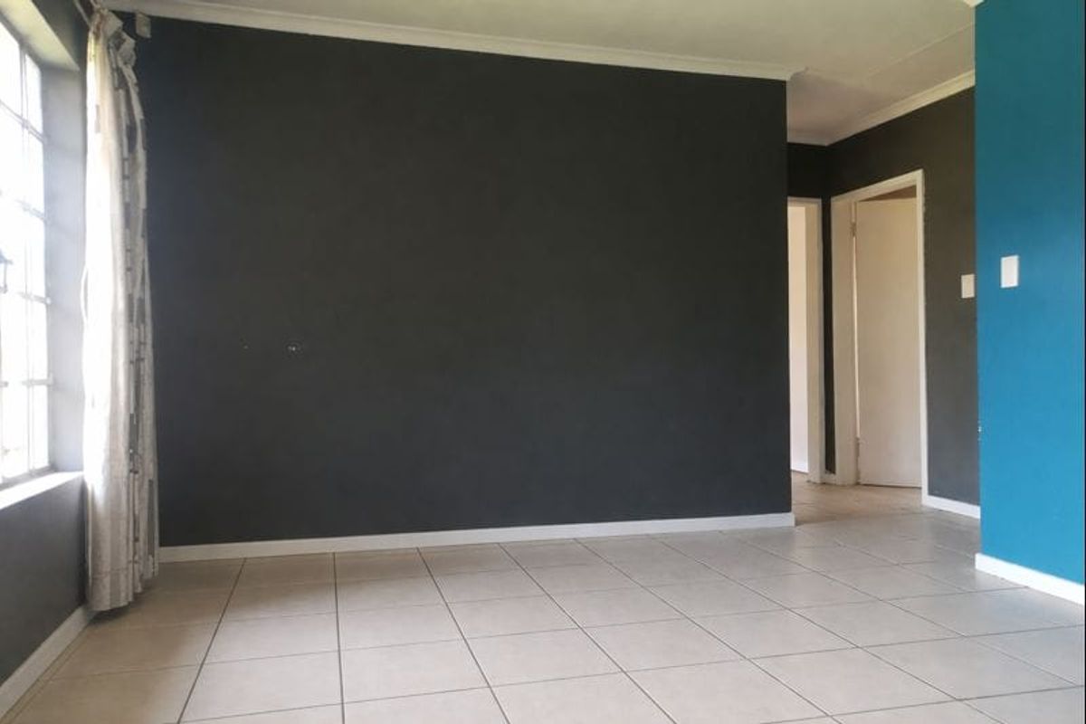 Town House - Photo 3