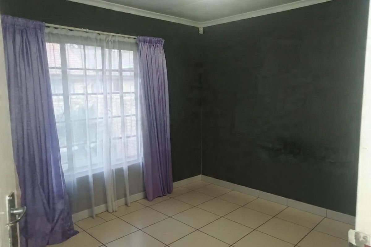 Town House - Photo 5