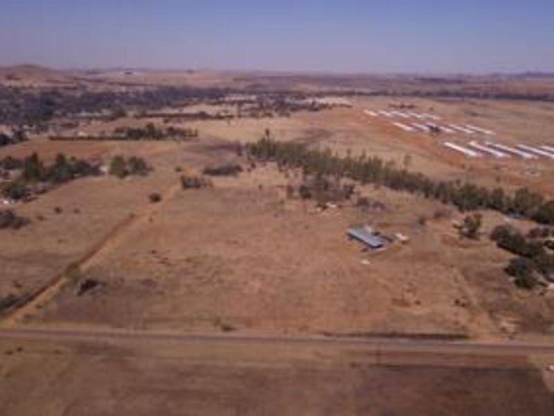 Prime vacant land in Lindequesdrif - Photo 3
