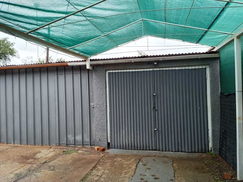 4 Bedroom - Photo 5