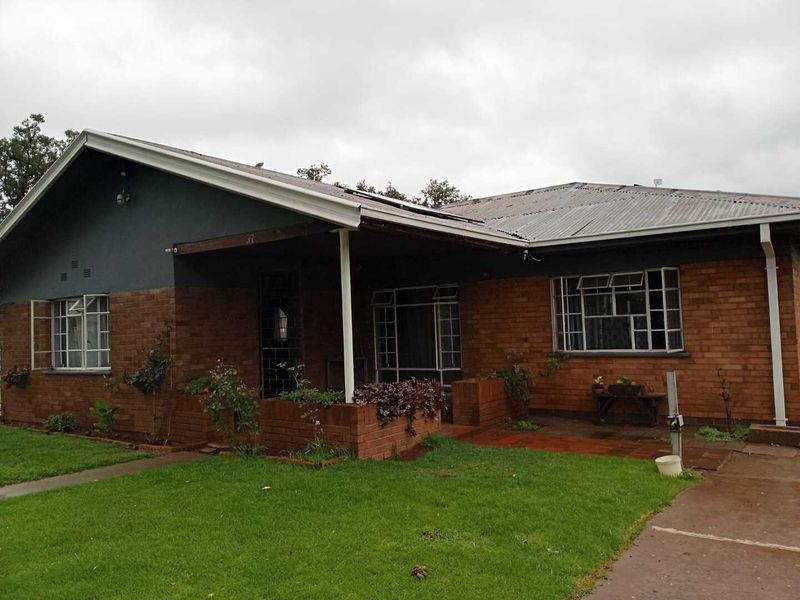 4 Bedroom - Photo 2