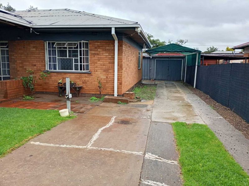 4 Bedroom - Photo 1