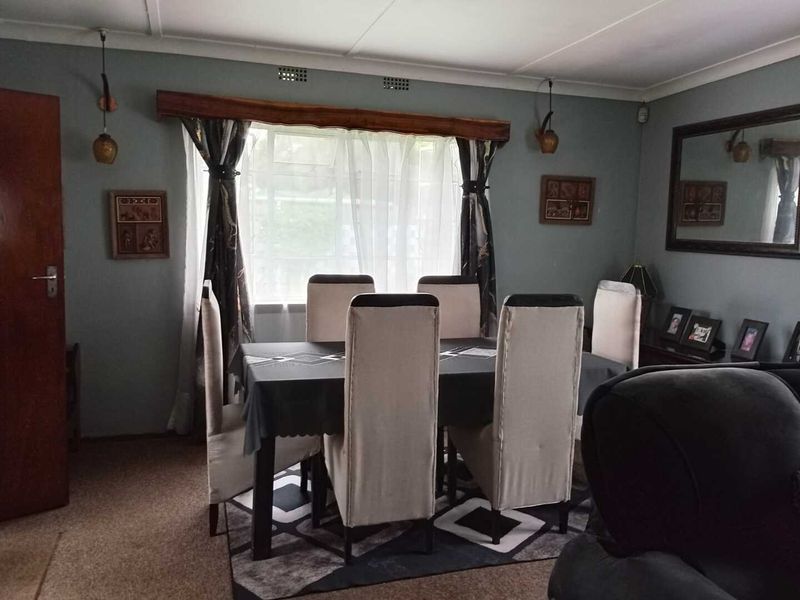 4 Bedroom - Photo 8