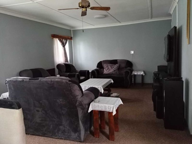 4 Bedroom - Photo 7