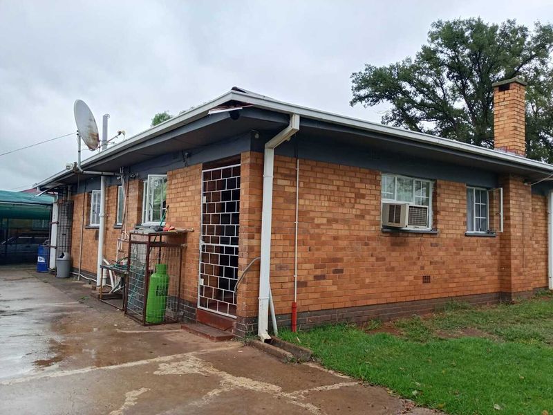 4 Bedroom - Photo 3