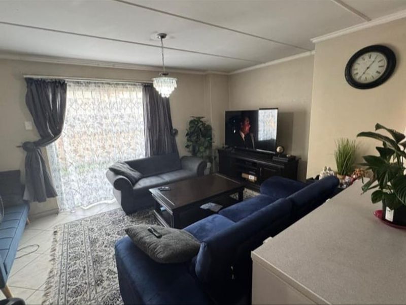 Elegant 3-Bedroom Townhouse in Exclusive Riverspray Lifestyle Estate - Photo 9