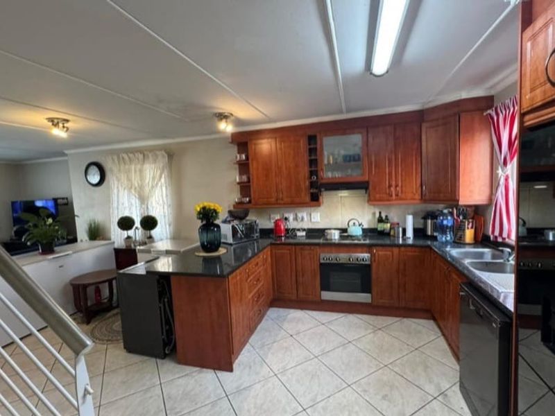 Elegant 3-Bedroom Townhouse in Exclusive Riverspray Lifestyle Estate - Photo 8