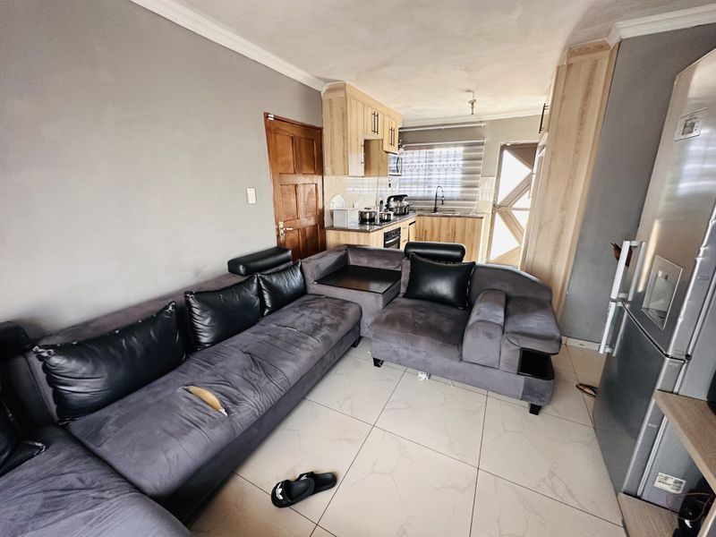 Cozy and Comfortable Family Home in a Well-Maintained Street – Vanderbijlpark - Photo 5