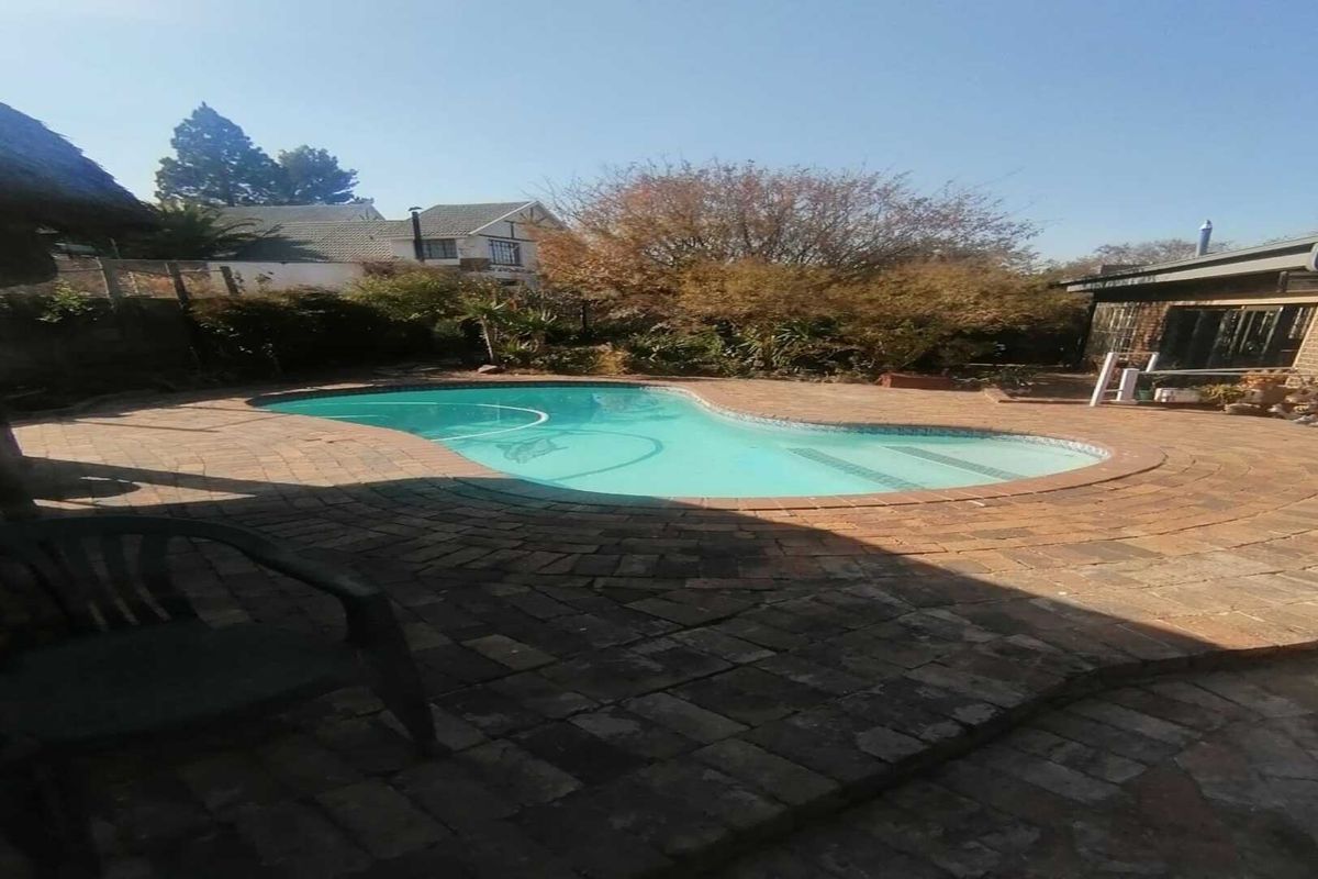 Beautiful 3 Bedroom Waterfront Home – Perfect for Everyday Living or a Relaxing Weekend Escape - Photo 4