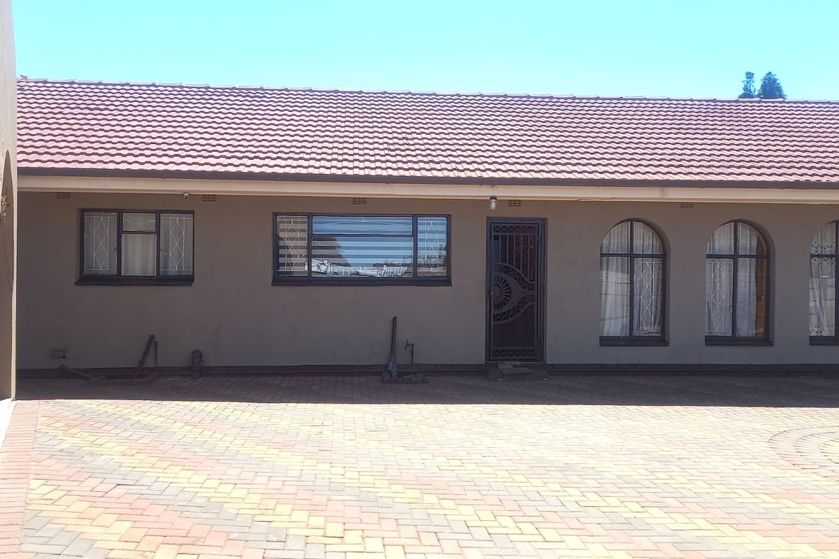 ✨ Spacious 3-Bedroom Family Home with Modern Comfort & Style - Photo 4
