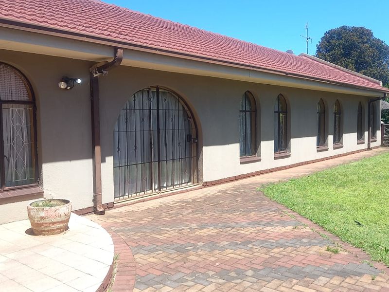 ✨ Spacious 3-Bedroom Family Home with Modern Comfort & Style - Photo 8