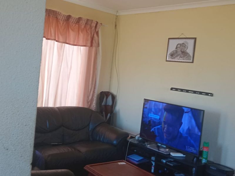 🏡 Property for Sale – Comfortable & Practical Living! - Photo 4