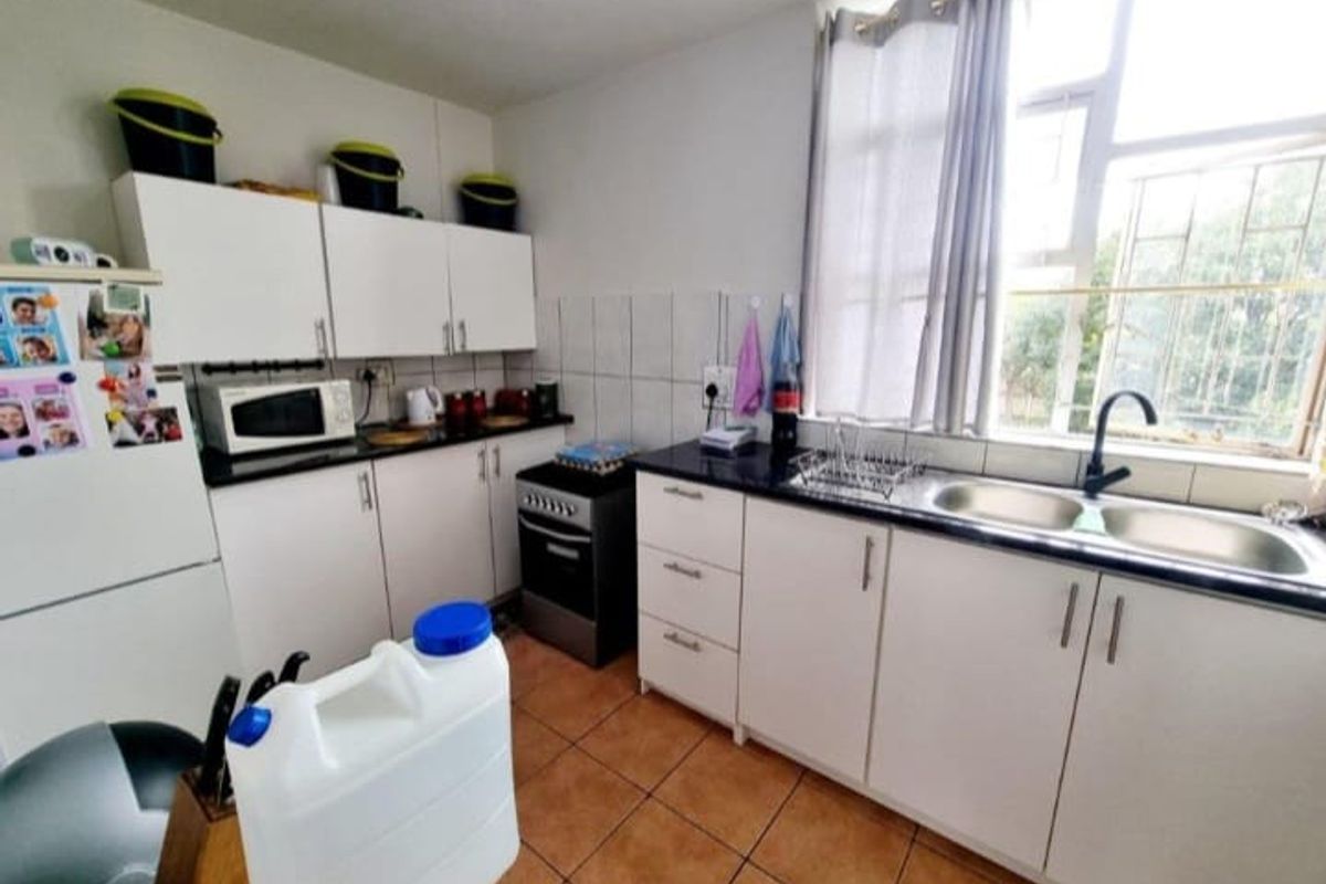 Spacious 2-Bedroom Apartment Next to Vaal Mall - Photo 5