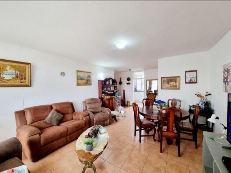 Spacious 2-Bedroom Apartment Next to Vaal Mall - Photo 1