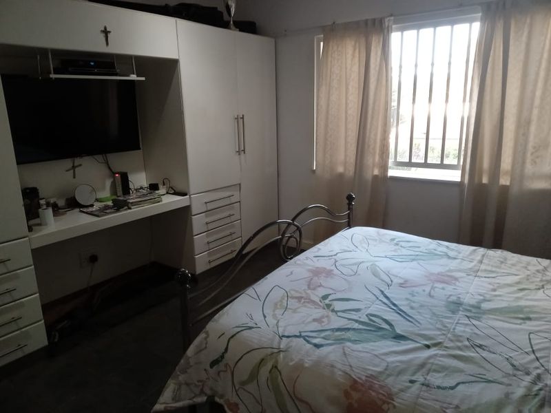 House with workshop - Photo 4