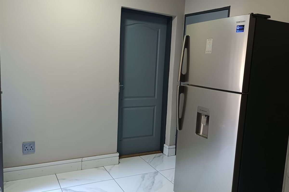🏡 **JUST LISTED – Spacious Commune for Sale!** 🏡 - Photo 3