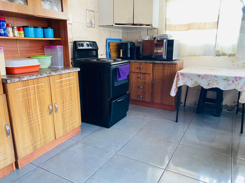🏡 JUST LISTED – Beautiful Family Home! 🏡 - Photo 3