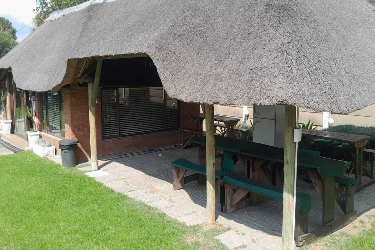 Prime 8-Bedroom Investment Property Opposite Bedworth Centre – Fully Furnished Guest House Setup - Photo 2