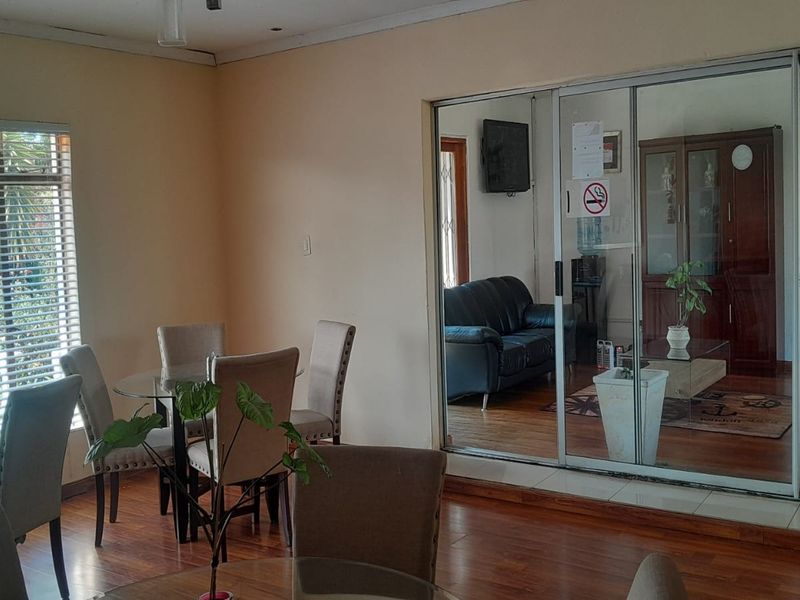 Prime 8-Bedroom Investment Property Opposite Bedworth Centre – Fully Furnished Guest House Setup - Photo 10