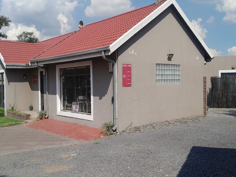 Prime 8-Bedroom Investment Property Opposite Bedworth Centre – Fully Furnished Guest House Setup - Photo 4