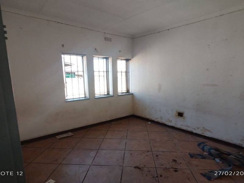 DISTRESSED 3 BEDROOM HOME – MASSIVE POTENTIAL INVESTMENT OPPORTUNITY - Photo 7