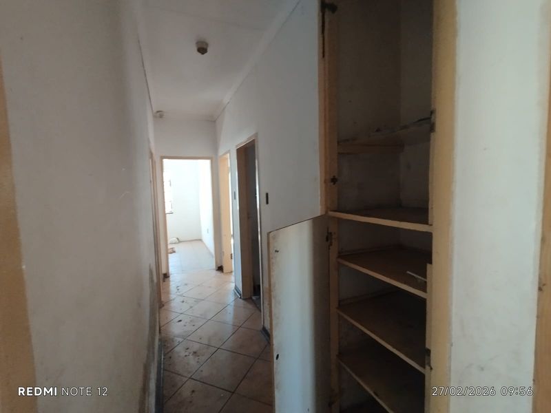DISTRESSED 3 BEDROOM HOME – MASSIVE POTENTIAL INVESTMENT OPPORTUNITY - Photo 6