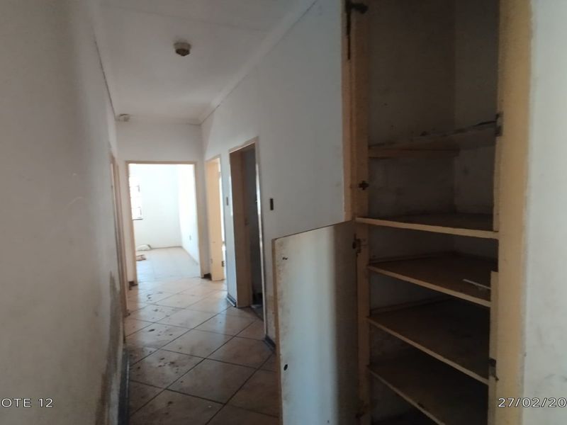 DISTRESSED 3 BEDROOM HOME – MASSIVE POTENTIAL INVESTMENT OPPORTUNITY - Photo 5