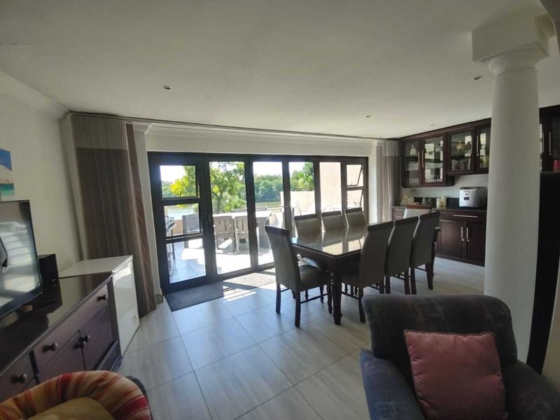 Riverfront Living at Its Best – Fully Furnished 3-Bedroom Gem in Secure Riviera Villa - Photo 3