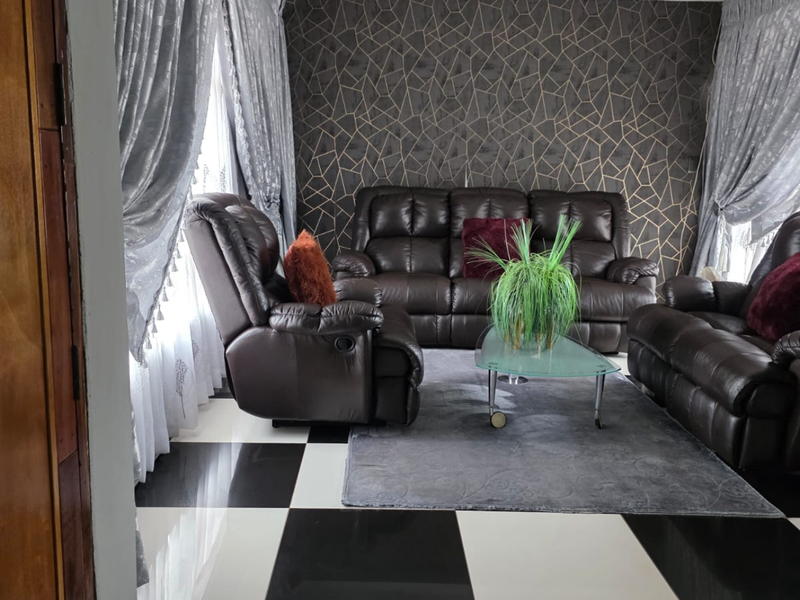 House to raise young family - Photo 9