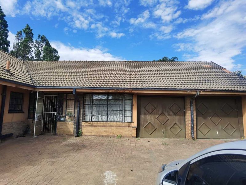 Spacious Family Smallholding with Entertainment Charm in Unitaspark - Photo 1