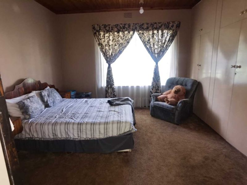 Spacious Family Smallholding with Entertainment Charm in Unitaspark - Photo 10