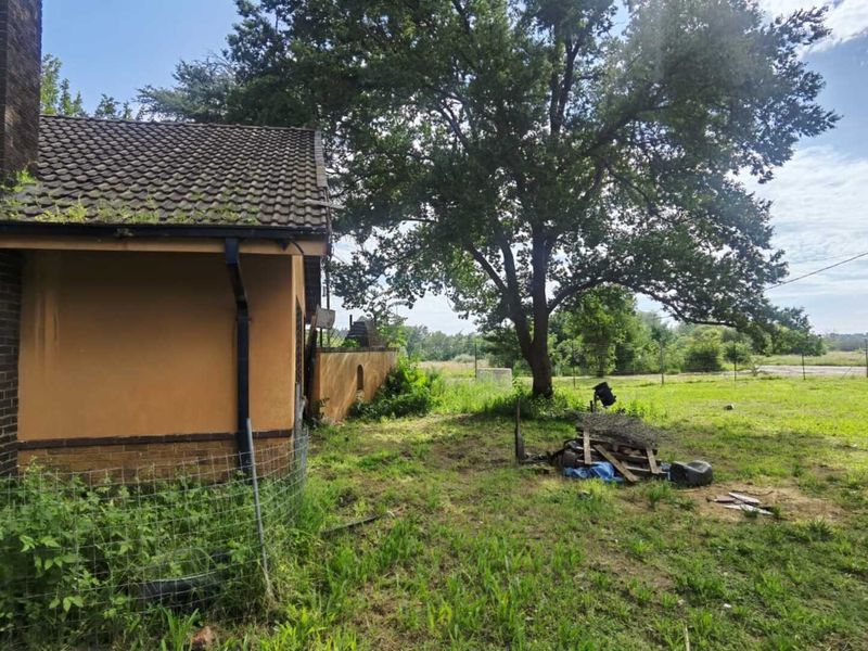 Spacious Family Smallholding with Entertainment Charm in Unitaspark - Photo 9
