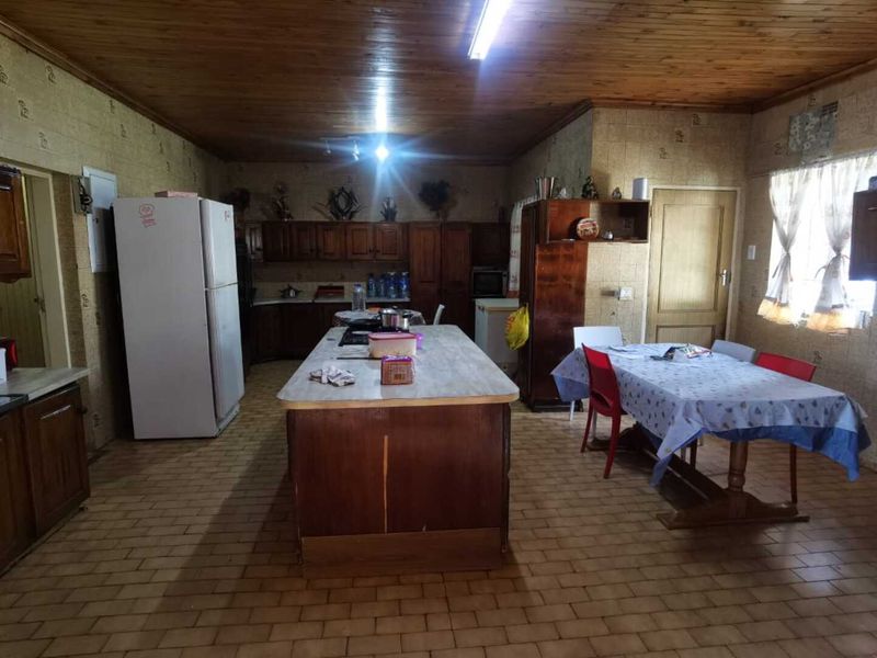 Spacious Family Smallholding with Entertainment Charm in Unitaspark - Photo 7
