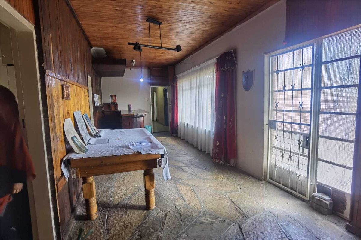 Spacious Family Smallholding with Entertainment Charm in Unitaspark - Photo 5