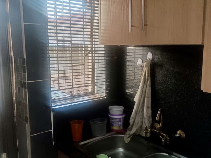 House with rental opportunity - Photo 4