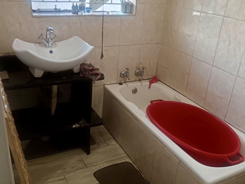 House with rental opportunity - Photo 10