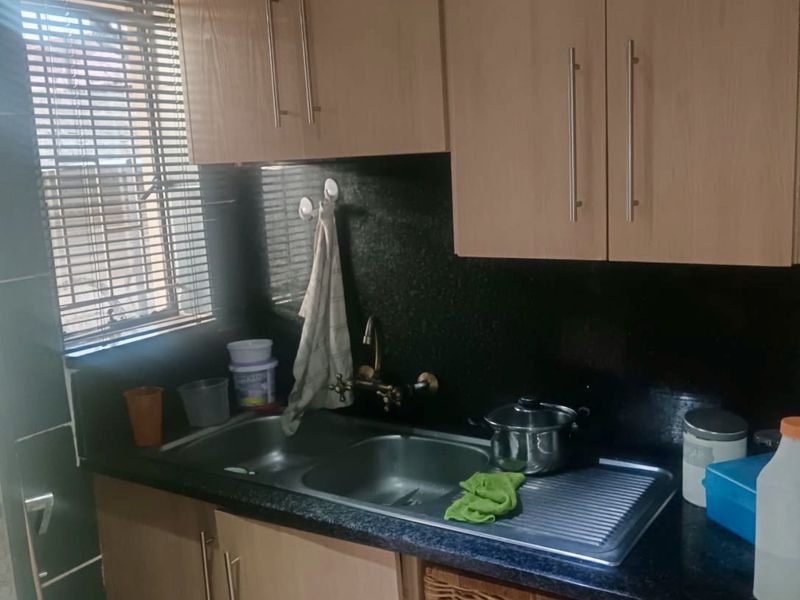 House with rental opportunity - Photo 6