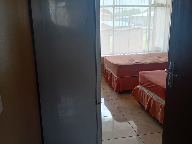 2-Bedroom Apartment for Sale in CW3 – Ideal for Students or Private Living - Photo 10