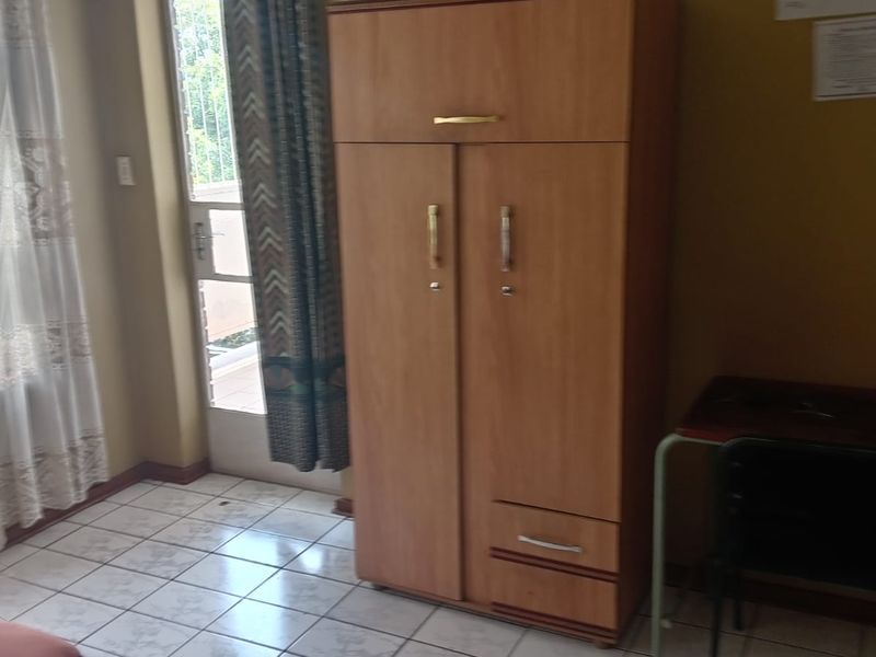 2-Bedroom Apartment for Sale in CW3 – Ideal for Students or Private Living - Photo 9