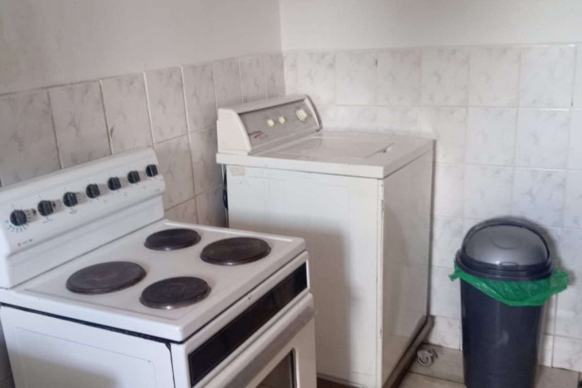 2-Bedroom Apartment for Sale in CW3 – Ideal for Students or Private Living - Photo 5