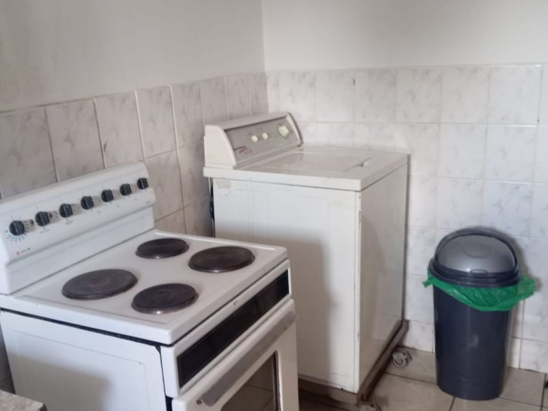 2-Bedroom Apartment for Sale in CW3 – Ideal for Students or Private Living - Photo 5