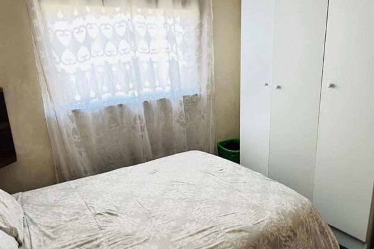 2 Bedroom flat for sale - Photo 3